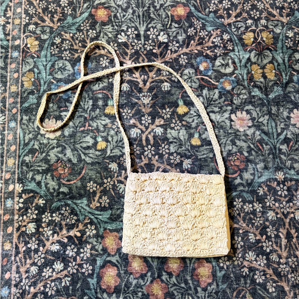 Elegant Cream Woven Shoulder Bag
